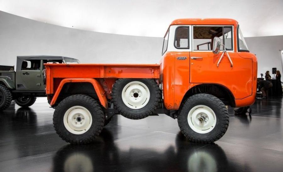  Jeep FC 150 Concept 2016 года  (фото 4 из 10)